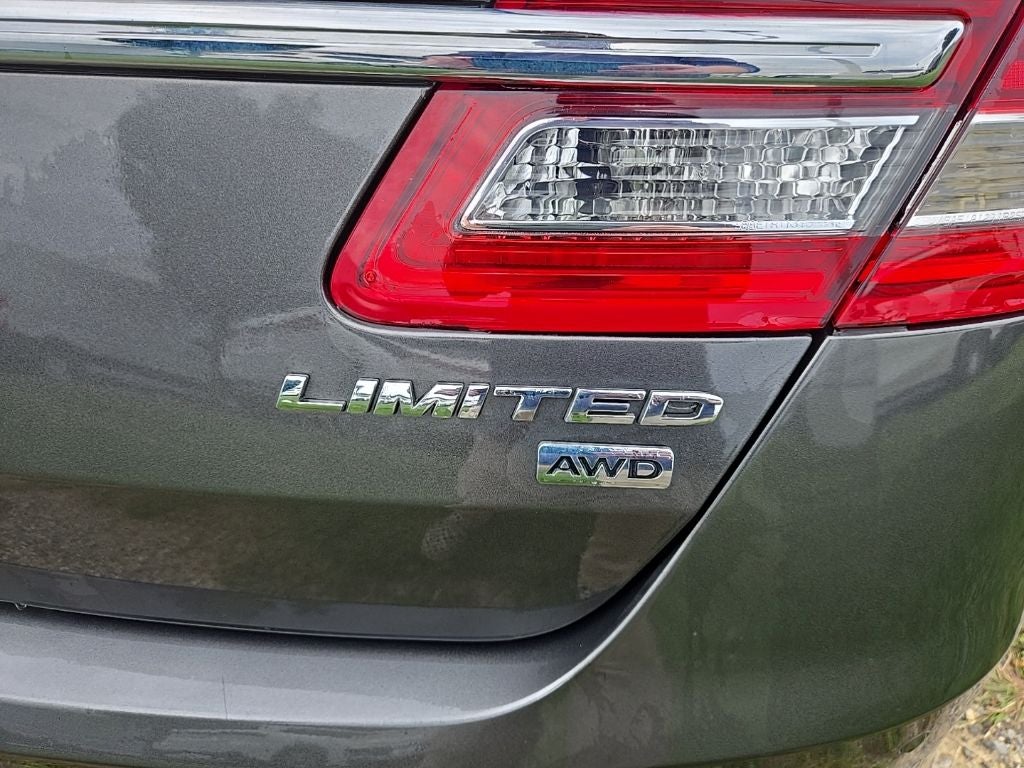 2018 Ford Taurus Limited