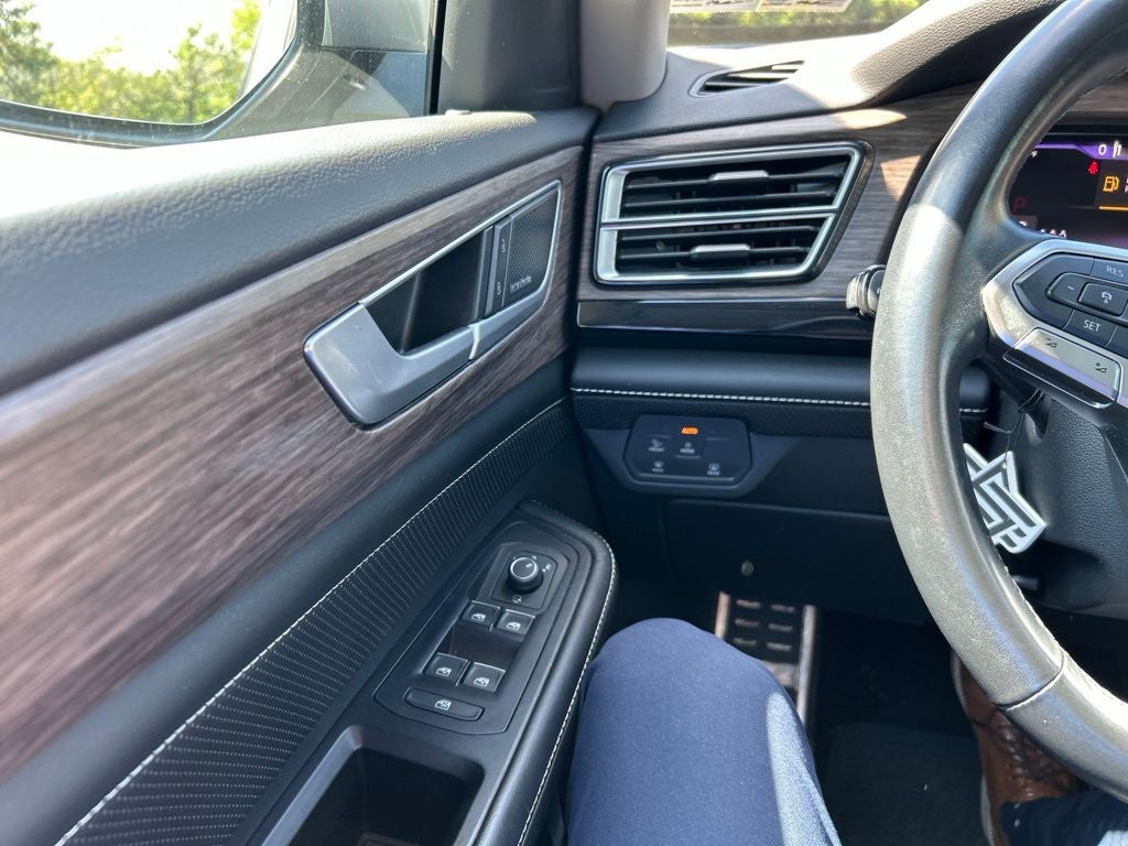 2024 Volkswagen Atlas 2.0T SEL Premium R-Line