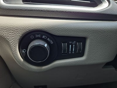 2022 Chrysler Voyager LX