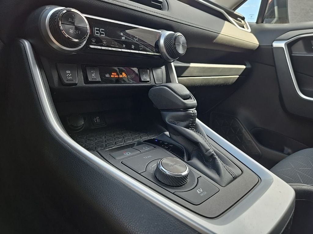 2024 Toyota RAV4 Hybrid XLE AWD