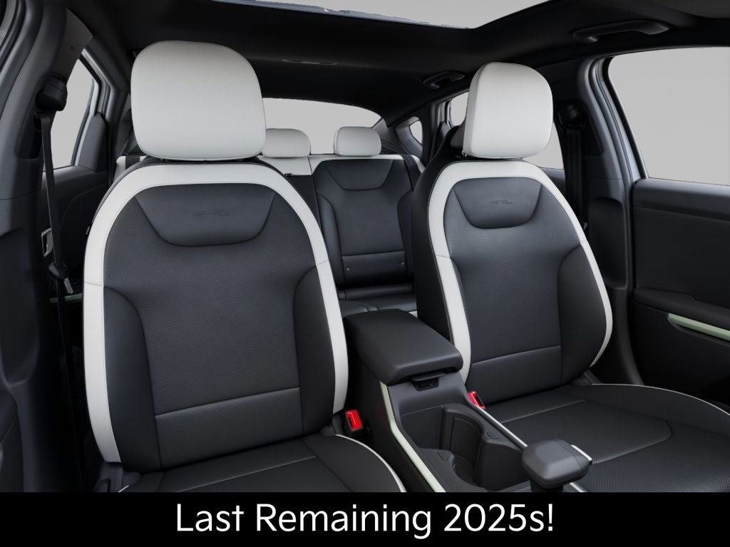 2025 Kia K4 GT-Line Turbo - Photo 15