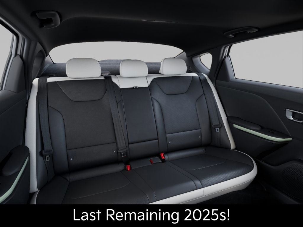 2025 Kia K4 GT-Line Turbo - Photo 16