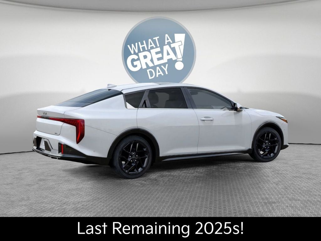 2025 Kia K4 GT-Line Turbo - Photo 6