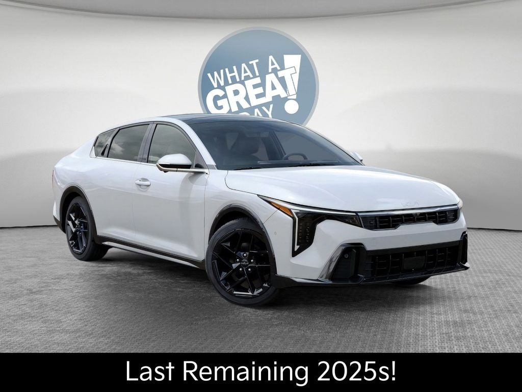 2025 Kia K4 GT-Line Turbo - Photo 8