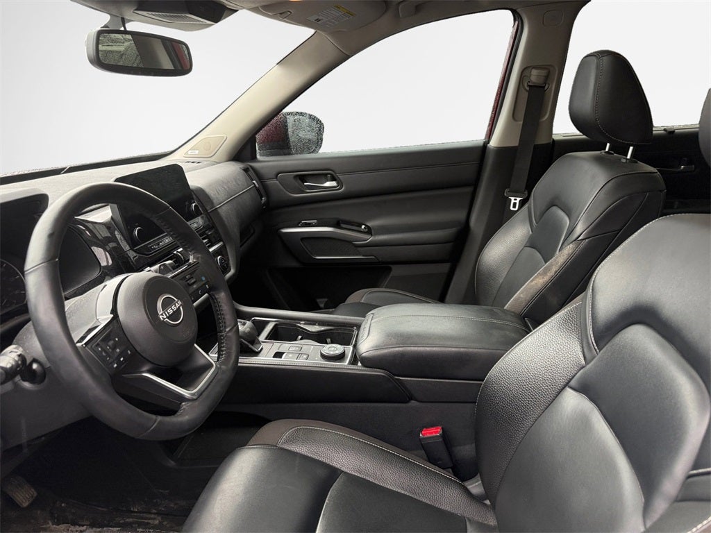 2022 Nissan Pathfinder SL 4WD