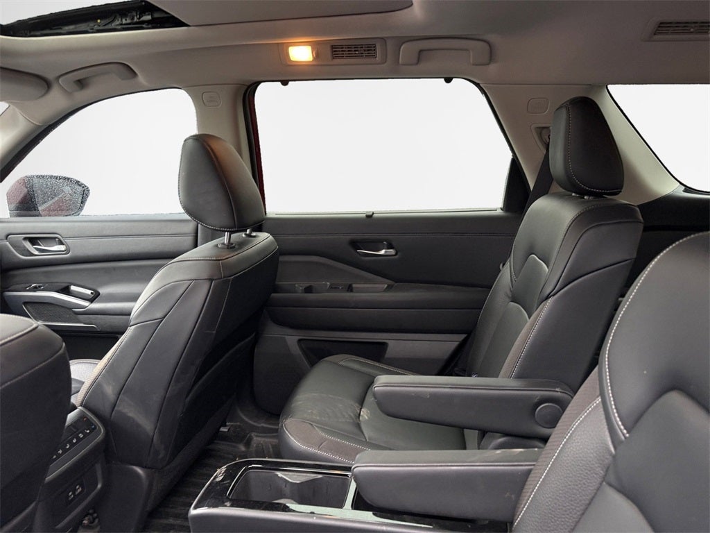 2022 Nissan Pathfinder SL 4WD