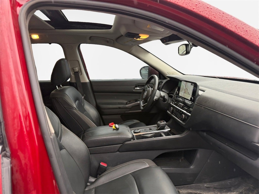 2022 Nissan Pathfinder SL 4WD