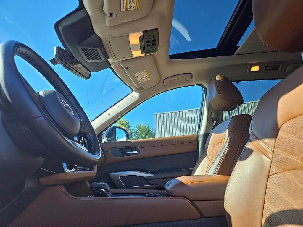 2024 Nissan Pathfinder Platinum 4WD