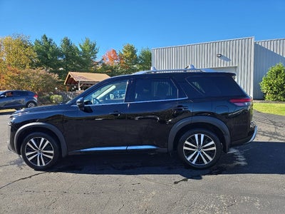 2024 Nissan Pathfinder Platinum 4WD