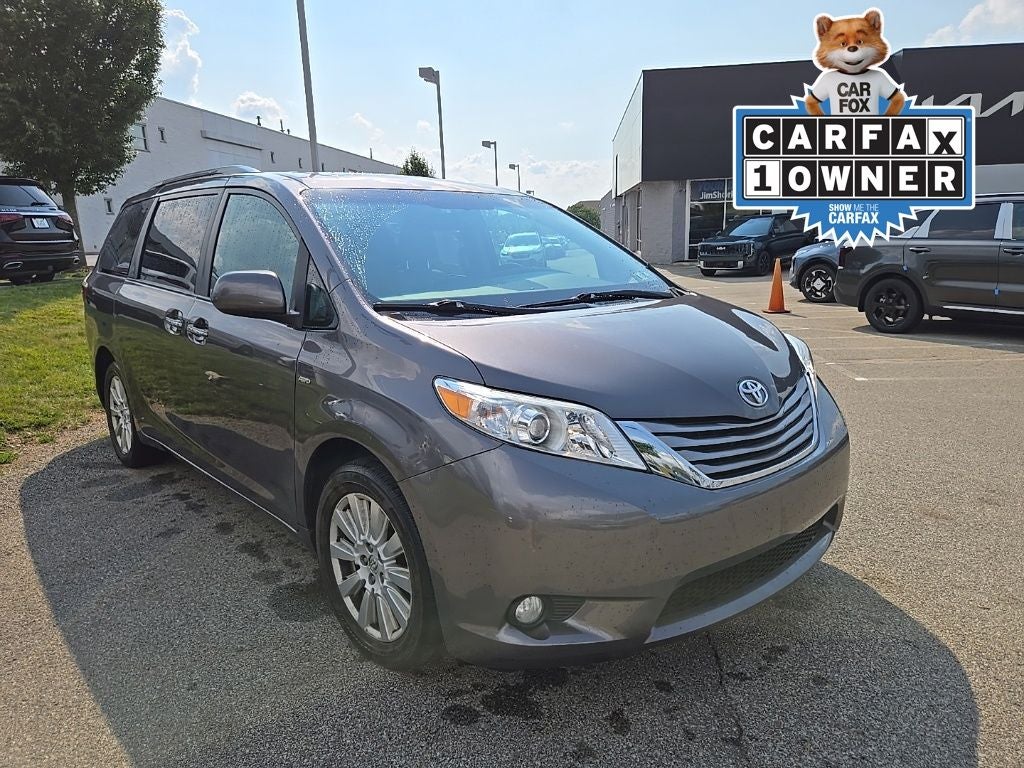 2017 Toyota Sienna XLE Premium 7 Passenger