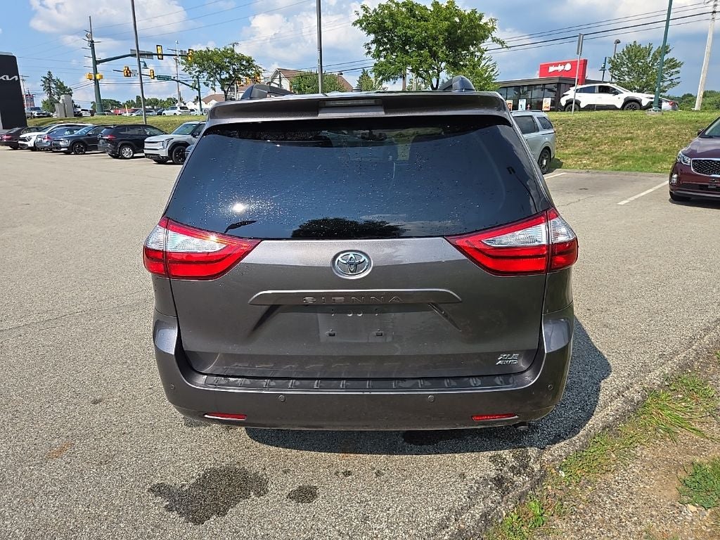 2017 Toyota Sienna XLE Premium 7 Passenger