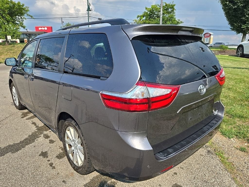2017 Toyota Sienna XLE Premium 7 Passenger