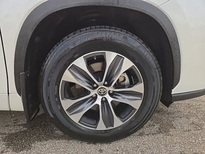 2021 Toyota Highlander XLE AWD