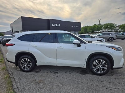 2021 Toyota Highlander XLE AWD