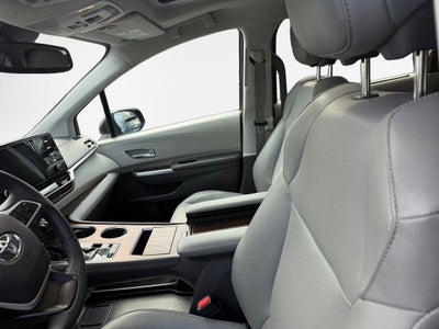 2024 Toyota Sienna XLE 8 Passenger