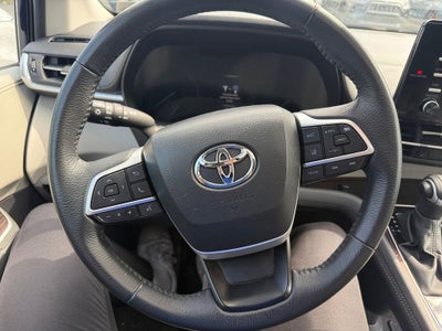 2024 Toyota Sienna XLE 8 Passenger