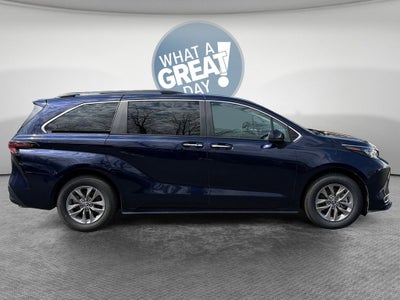 2024 Toyota Sienna XLE 8 Passenger
