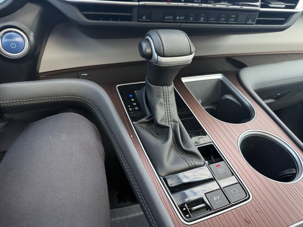 2024 Toyota Sienna XLE 8 Passenger