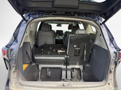 2024 Toyota Sienna XLE 8 Passenger