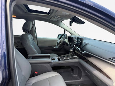 2024 Toyota Sienna XLE 8 Passenger