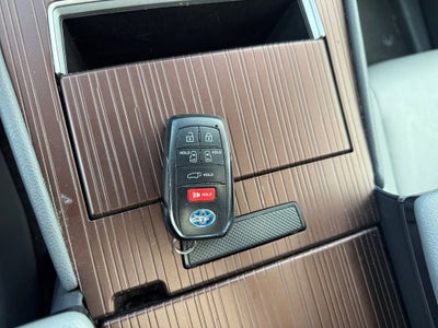 2024 Toyota Sienna XLE 8 Passenger