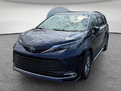 2024 Toyota Sienna XLE 8 Passenger