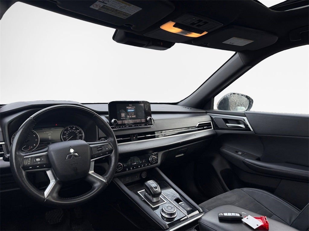 2022 Mitsubishi Outlander Black Edition 4WD