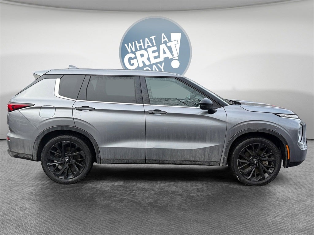 2022 Mitsubishi Outlander Black Edition 4WD