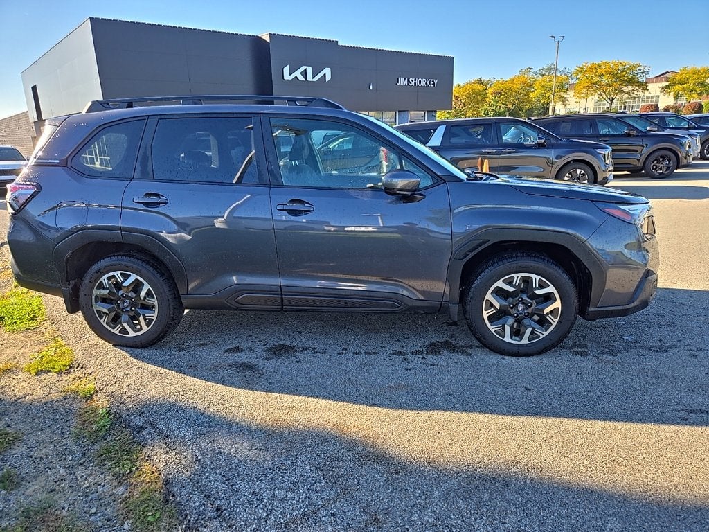 2025 Subaru Forester Premium AWD