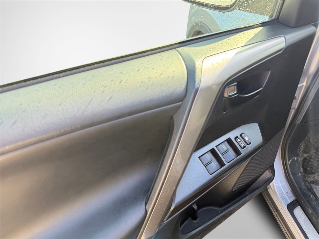 2018 Toyota RAV4 Hybrid LE AWD