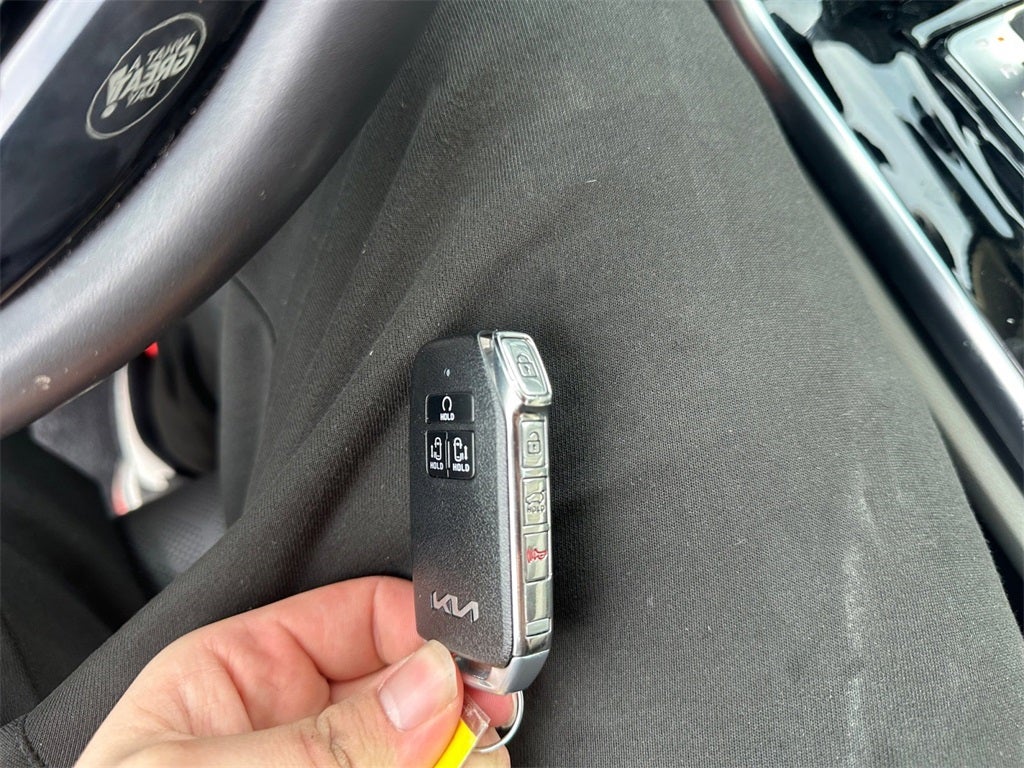 2023 Kia Carnival EX