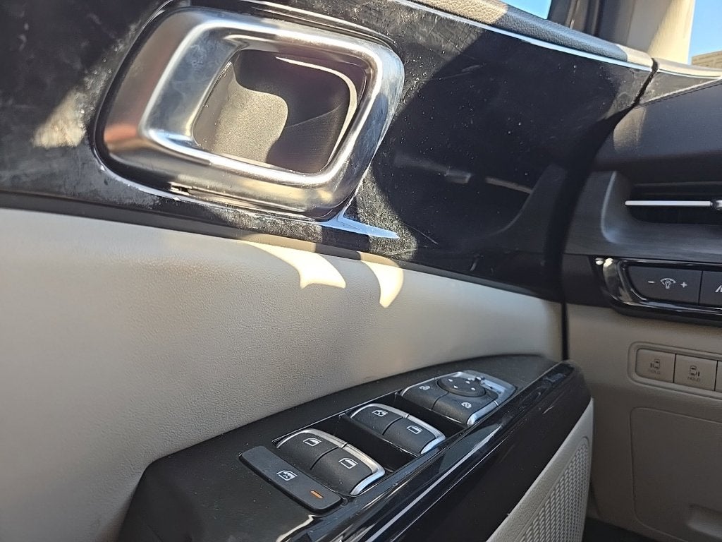 2024 Kia Carnival EX