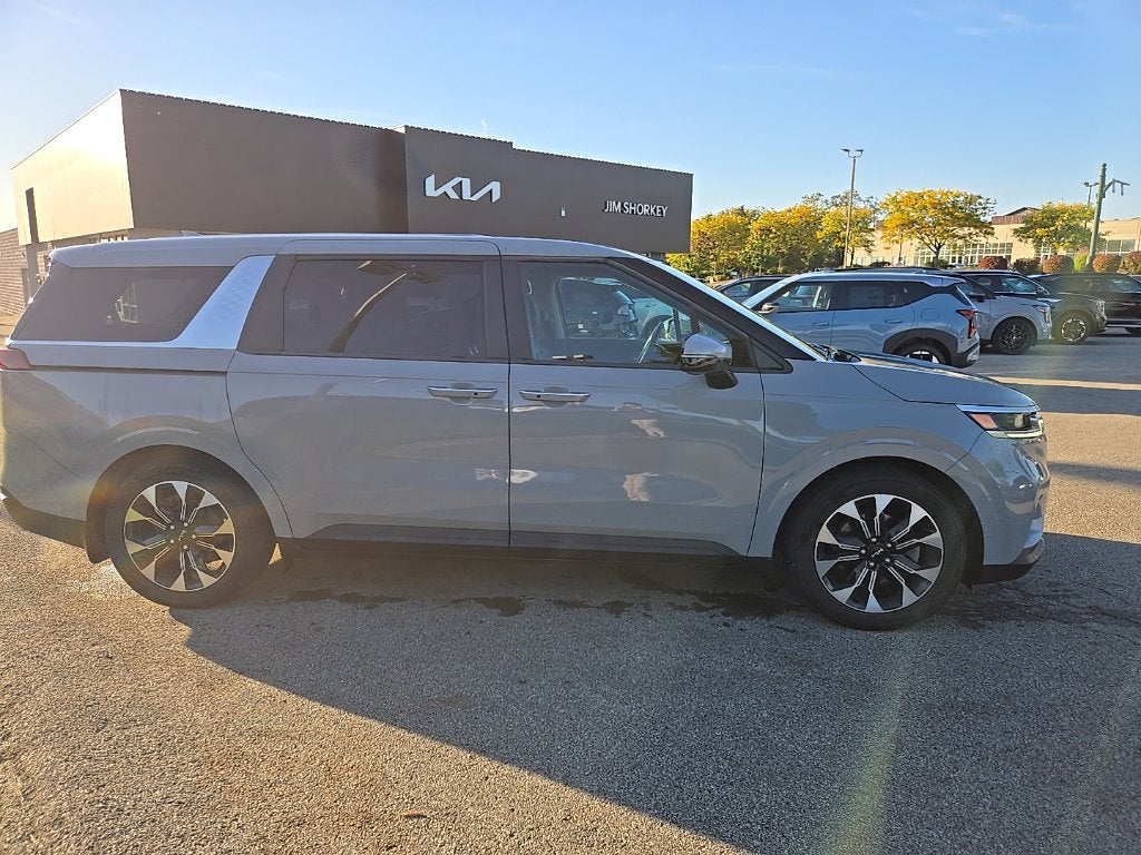 2024 Kia Carnival EX