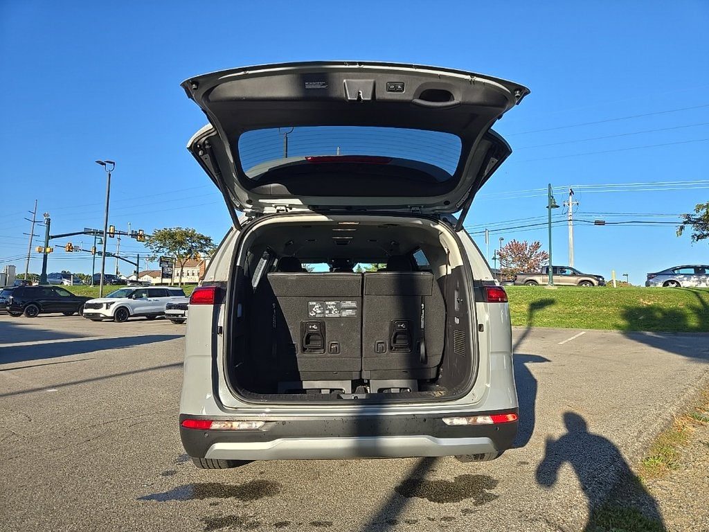 2024 Kia Carnival EX