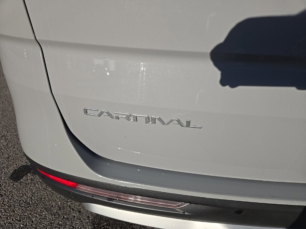 2024 Kia Carnival EX