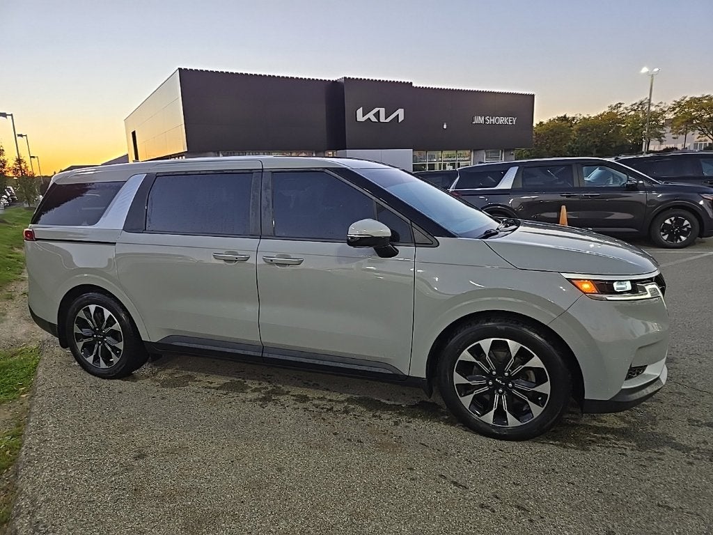 2024 Kia Carnival EX
