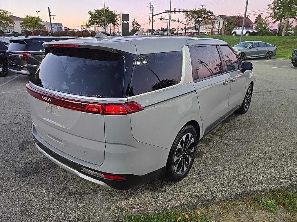 2024 Kia Carnival EX