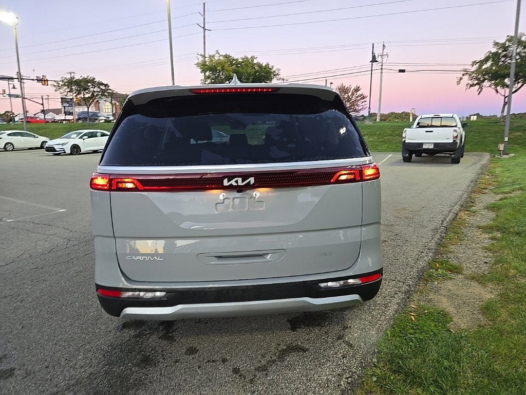 2024 Kia Carnival EX