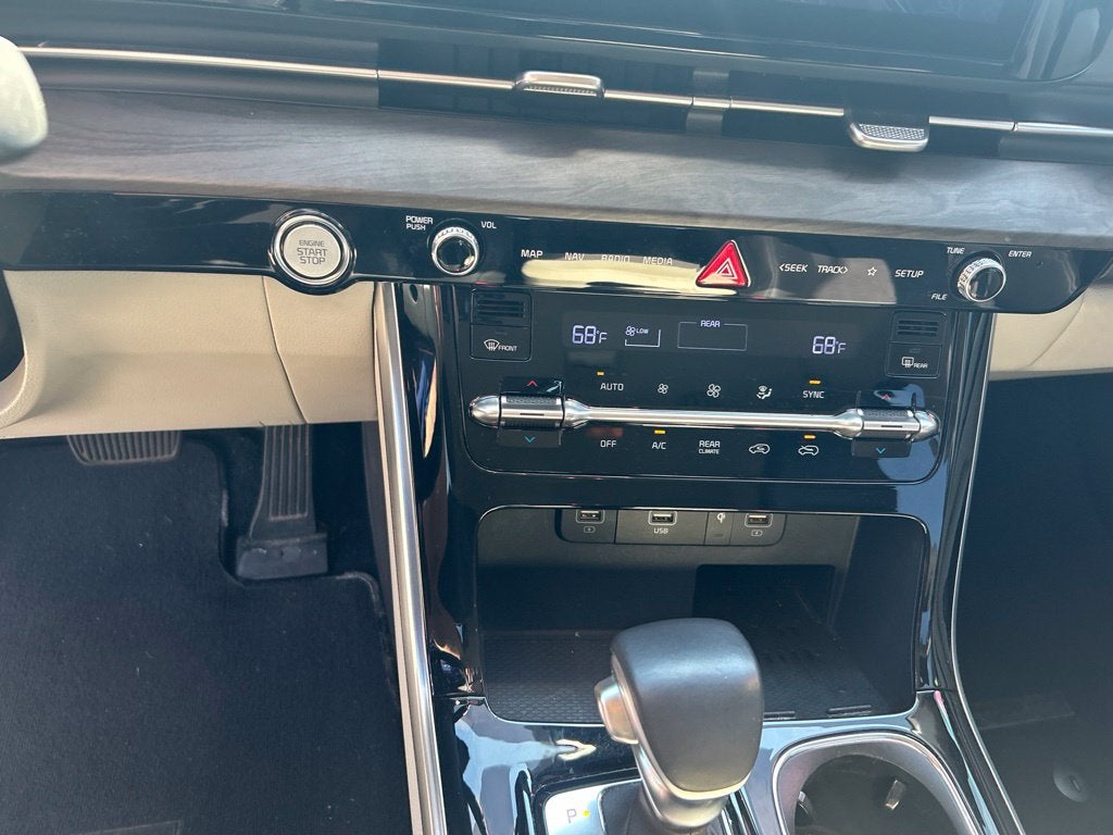 2024 Kia Carnival EX