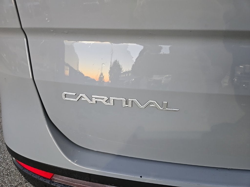 2024 Kia Carnival EX
