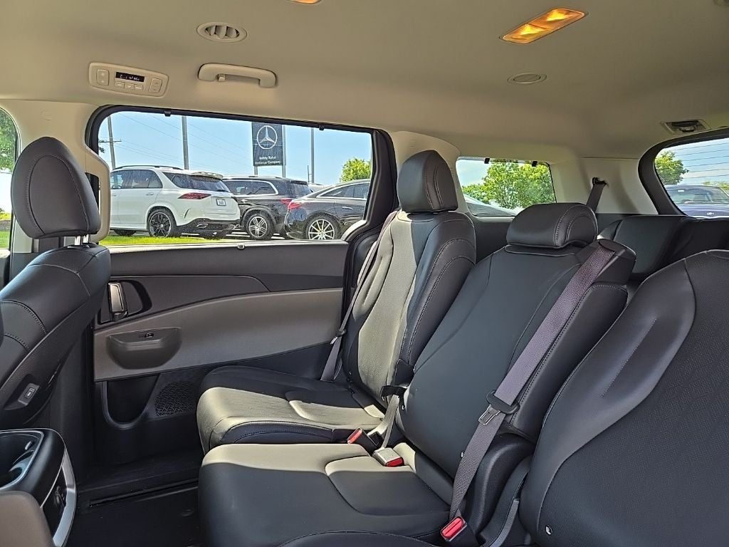2025 Kia Carnival EX