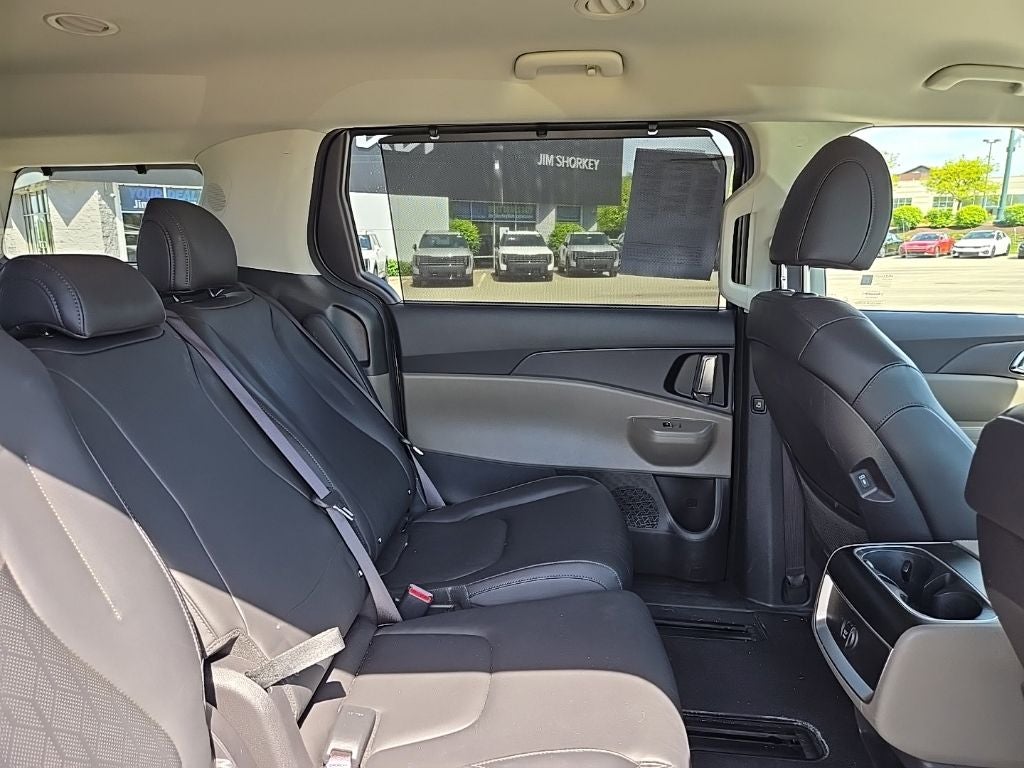 2025 Kia Carnival EX