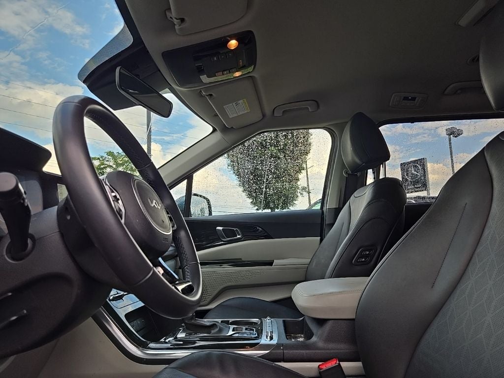 2024 Kia Carnival SX