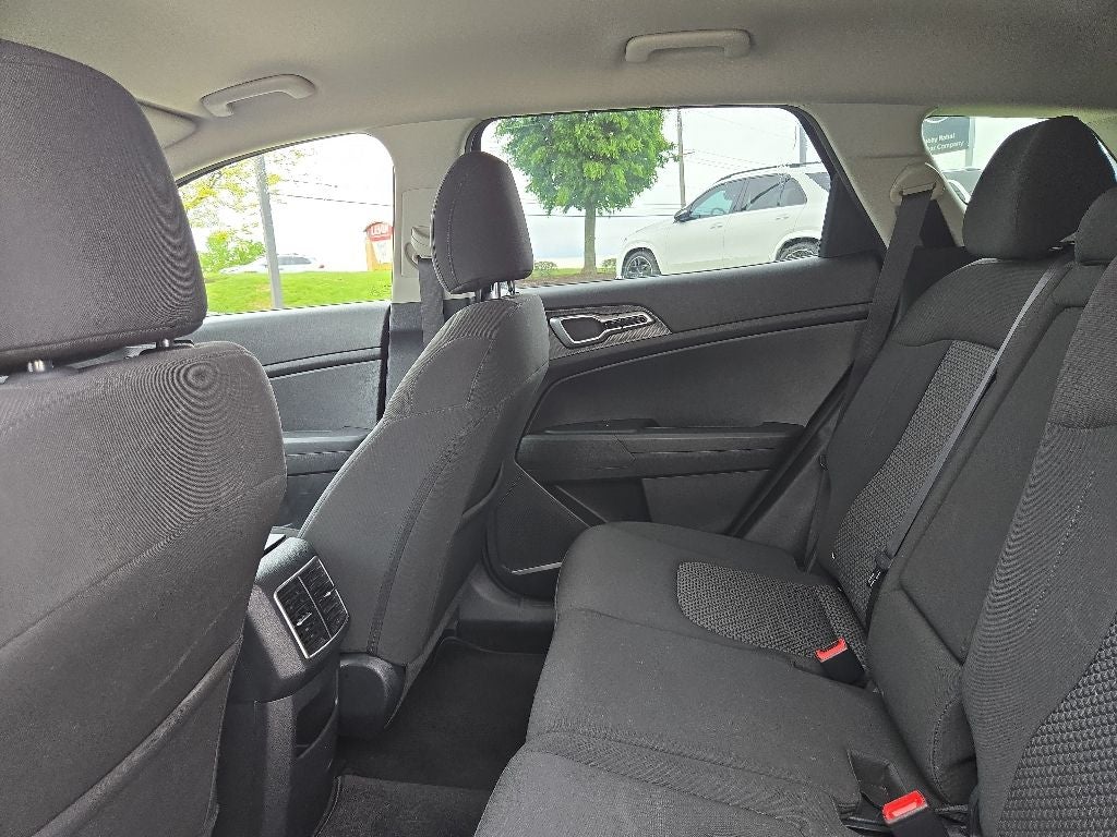 2024 Kia Sportage LX AWD