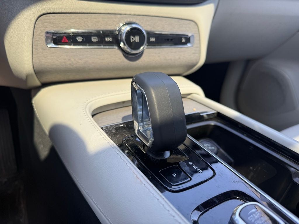 2025 Volvo XC90 B6 Plus 6-Seater AWD