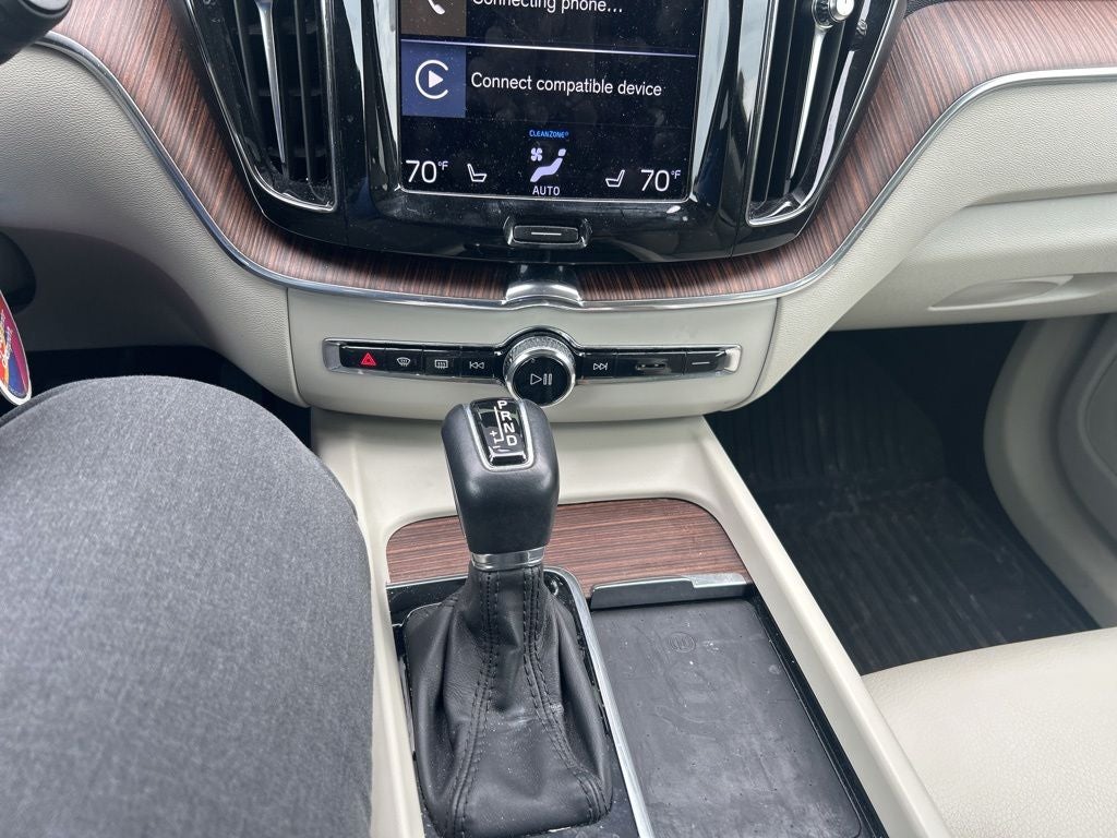 2021 Volvo XC60 T5 Momentum AWD