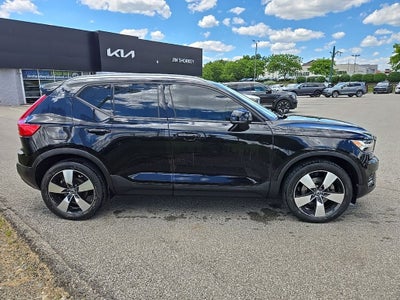 2020 Volvo XC40 Momentum AWD