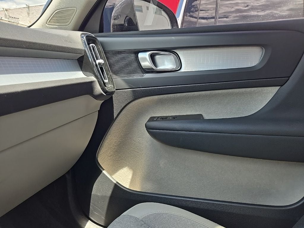2020 Volvo XC40 Momentum AWD