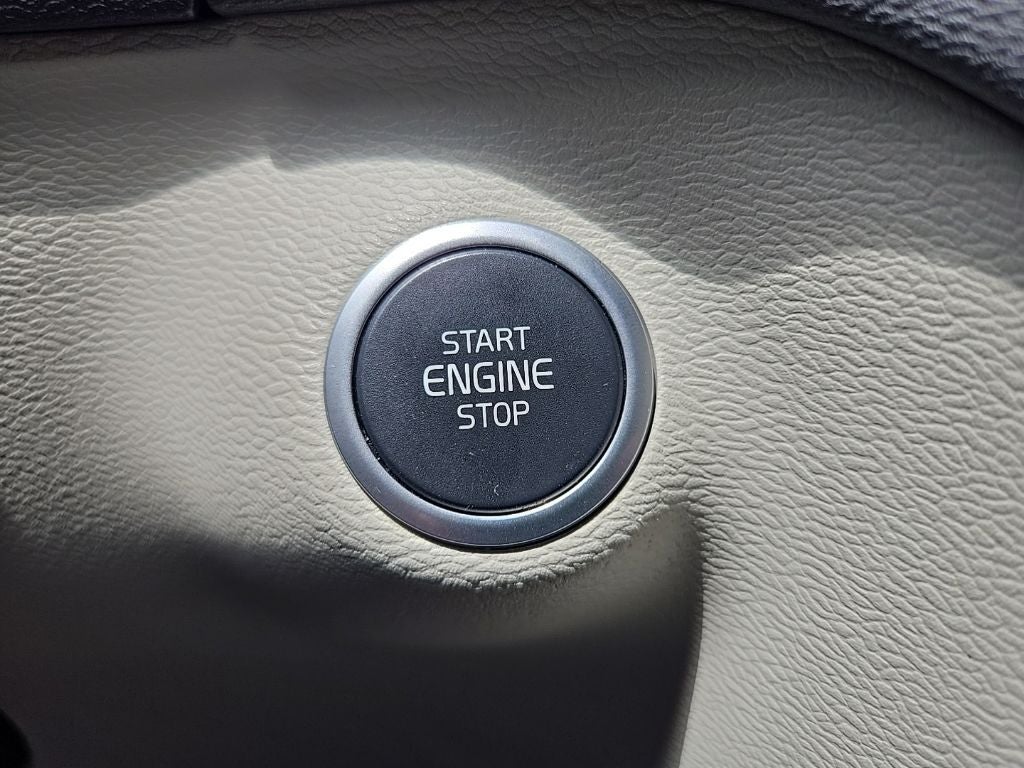 2020 Volvo XC40 Momentum AWD