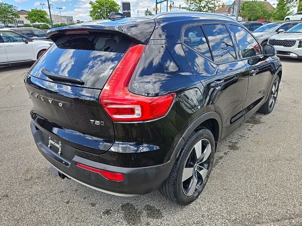 2020 Volvo XC40 Momentum AWD